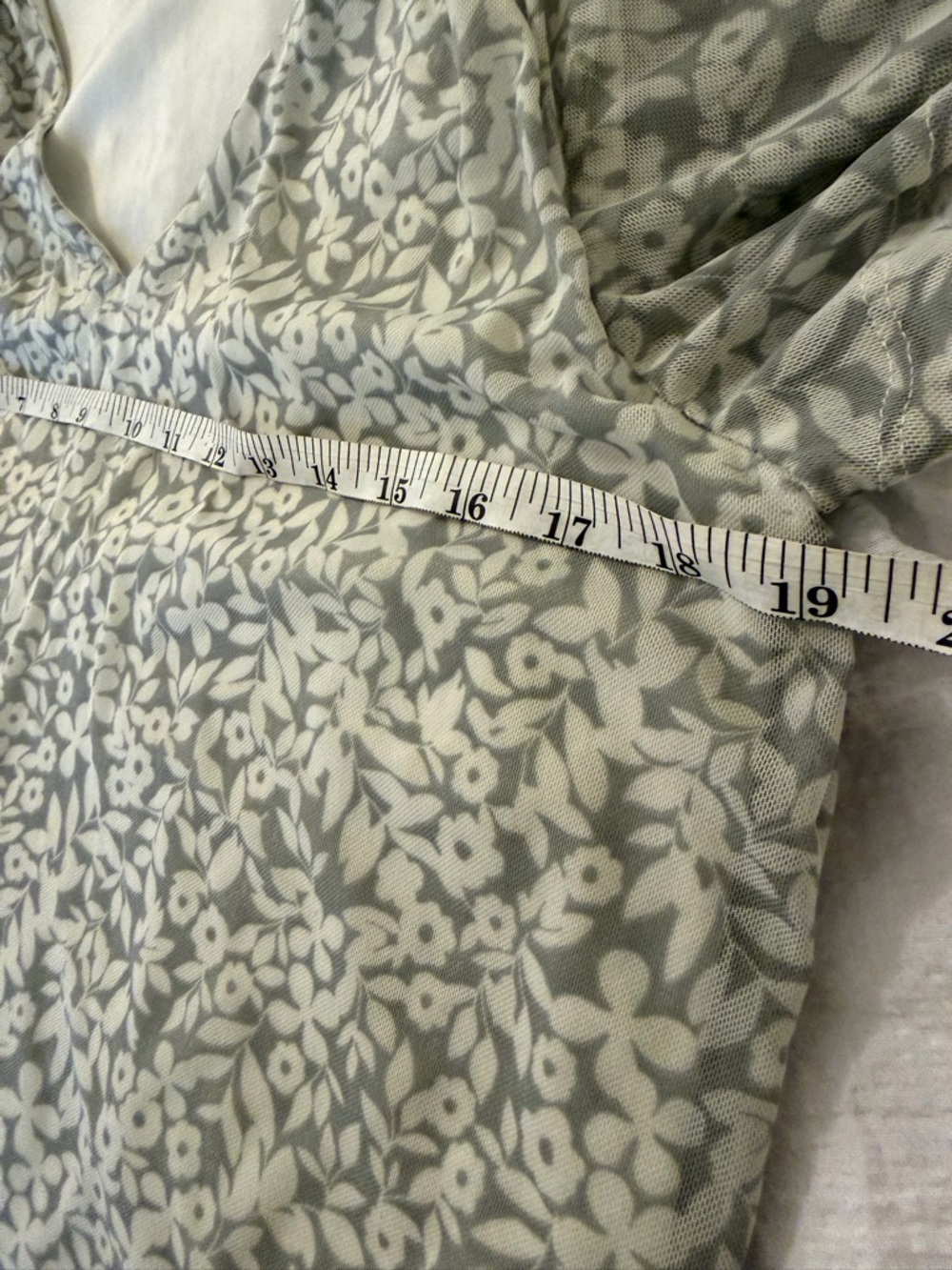 Papermoon Alcott Short Sleeve Knit Top, Like New, Medium - Picture 11 of 12